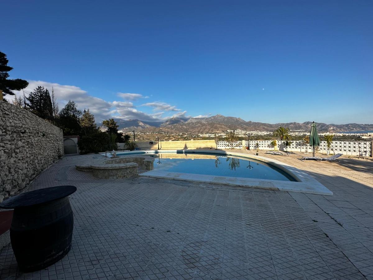 Villa Carmen Нерха Екстериор снимка